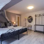 Na Palubě
